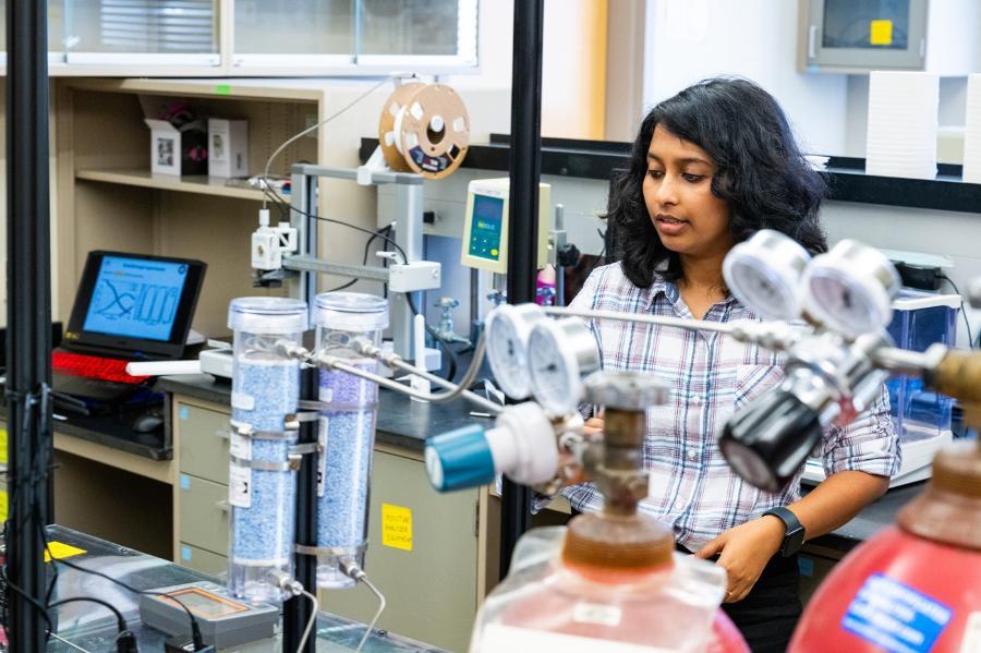 Mechanical engineering student working on carbon dioxide absorbing material