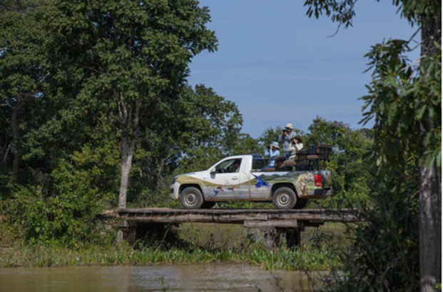 Driving safari. Photo by Araras Eco Lodge.