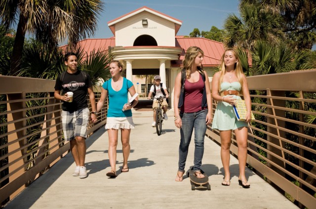 Students walking to their next class