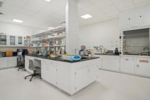 Nelson Building Chemistry lab. Photo credit: Pink Flamingo Photography, Jennifer Schumacher